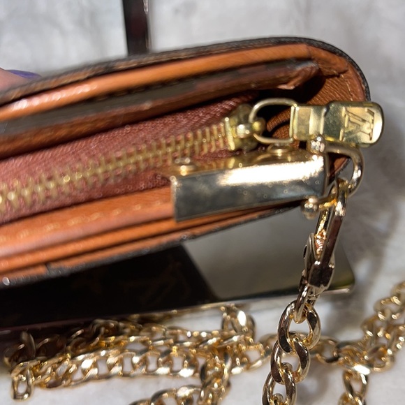 LOUIS VUITTON Monogram Porte Monnaie Billets Bifold Wallet with chain - Picture 8 of 11